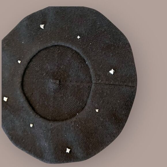 Hermès
Cashmere Darling Medor Beret - Picture 3 of 5